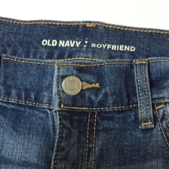 OLD NAVY Flower shorts - Picture 3 of 5